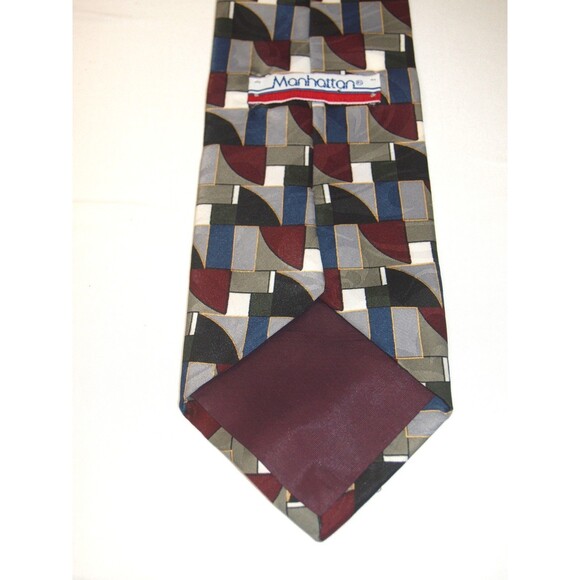 Manhattan Geometric Necktie Red Black Gray Pattern Made in USA 4" x 58" Vintage - Picture 3 of 4